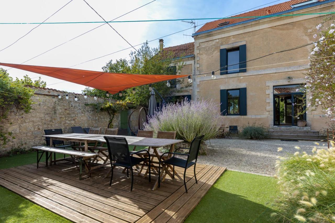 La Burie Bed & Breakfast Saint-Savinien ภายนอก รูปภาพ